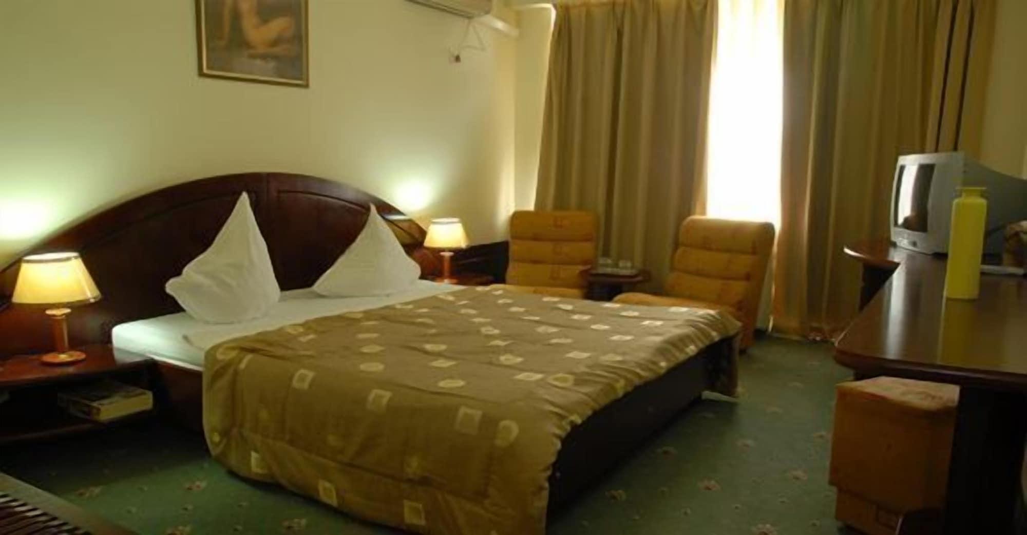 Hotel Delta 3 ทูลเซีย ภายนอก รูปภาพ