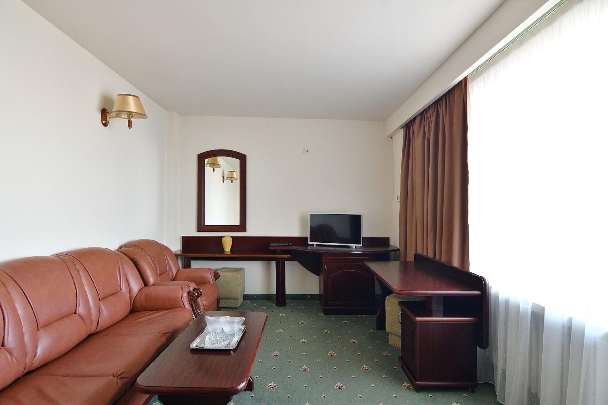 Hotel Delta 3 ทูลเซีย ภายนอก รูปภาพ