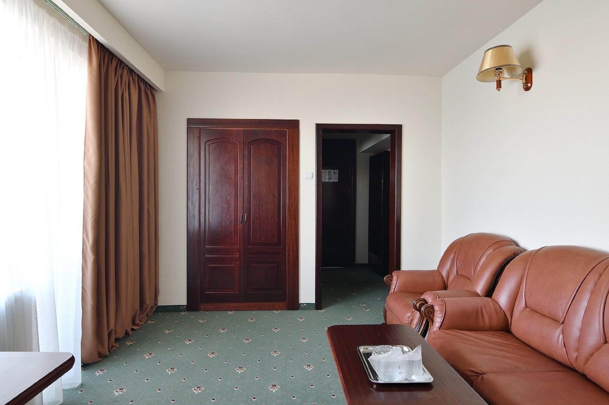 Hotel Delta 3 ทูลเซีย ภายนอก รูปภาพ