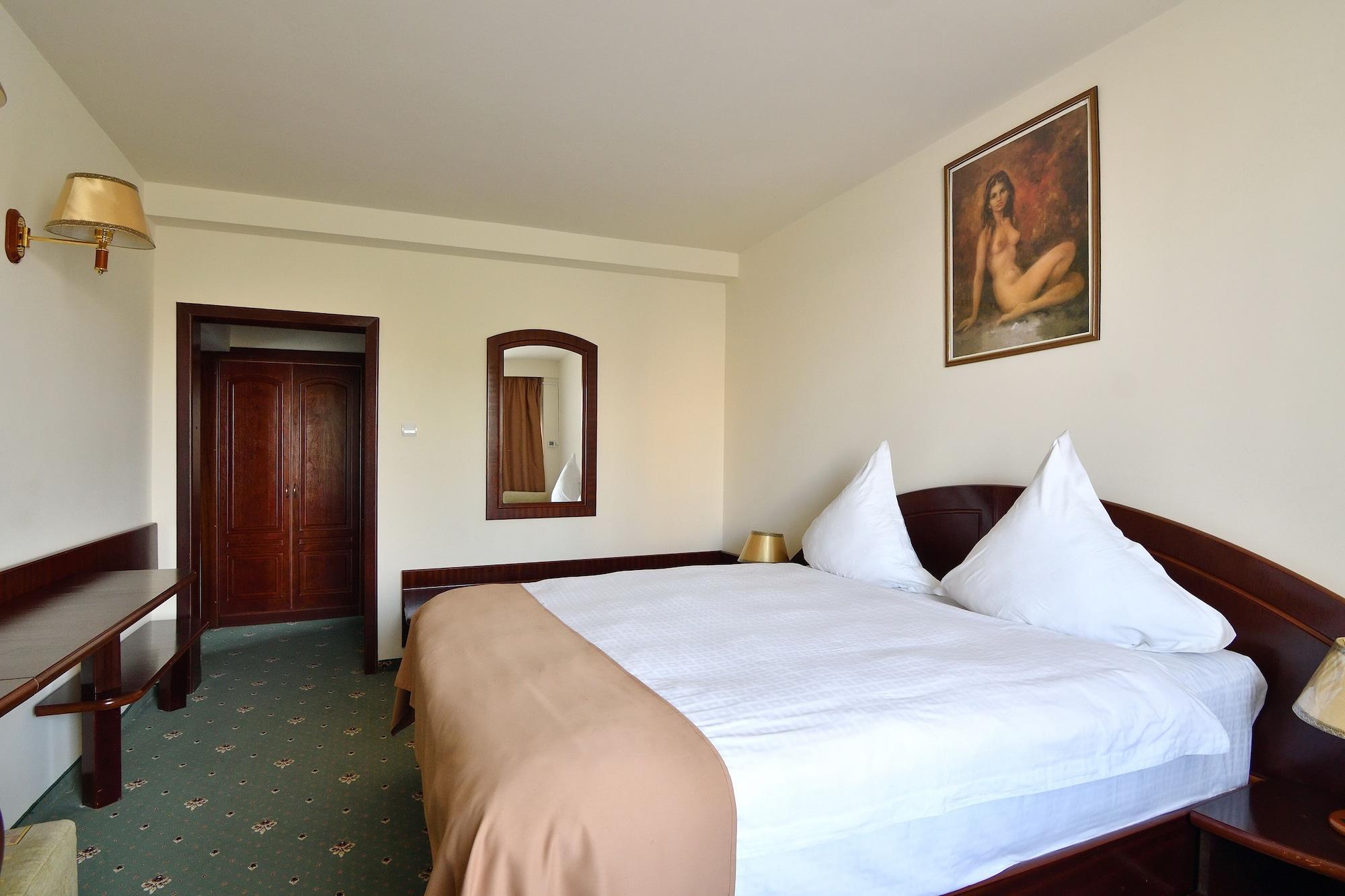 Hotel Delta 3 ทูลเซีย ภายนอก รูปภาพ