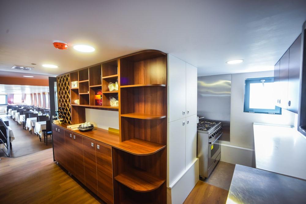 Hotel Delta 3 ทูลเซีย ภายนอก รูปภาพ