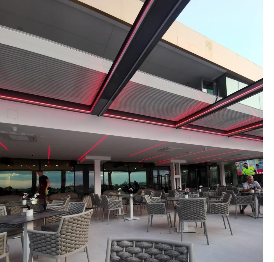 Hotel Delta 3 ทูลเซีย ภายนอก รูปภาพ