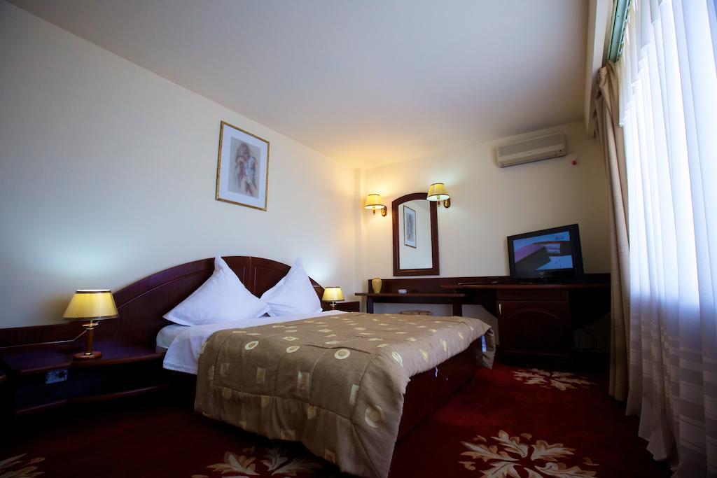 Hotel Delta 3 ทูลเซีย ภายนอก รูปภาพ