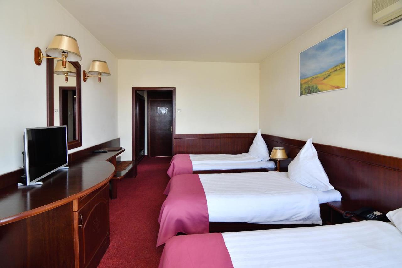 Hotel Delta 3 ทูลเซีย ภายนอก รูปภาพ