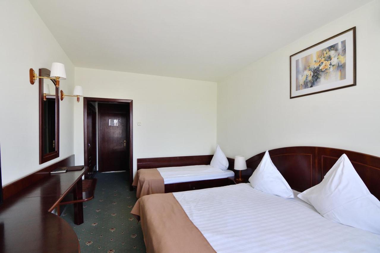Hotel Delta 3 ทูลเซีย ภายนอก รูปภาพ
